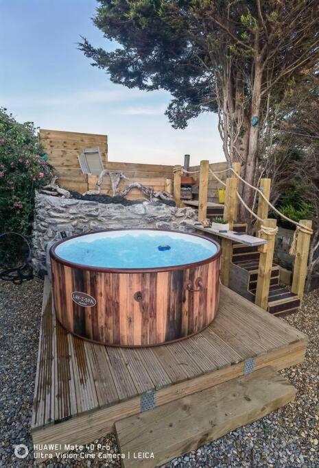 Brynglas Cottage With Hot Tub, Anglesey. Llanfachraeth Ngoại thất bức ảnh