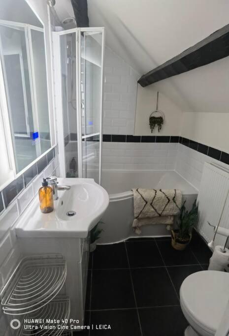 Brynglas Cottage With Hot Tub, Anglesey. Llanfachraeth Ngoại thất bức ảnh
